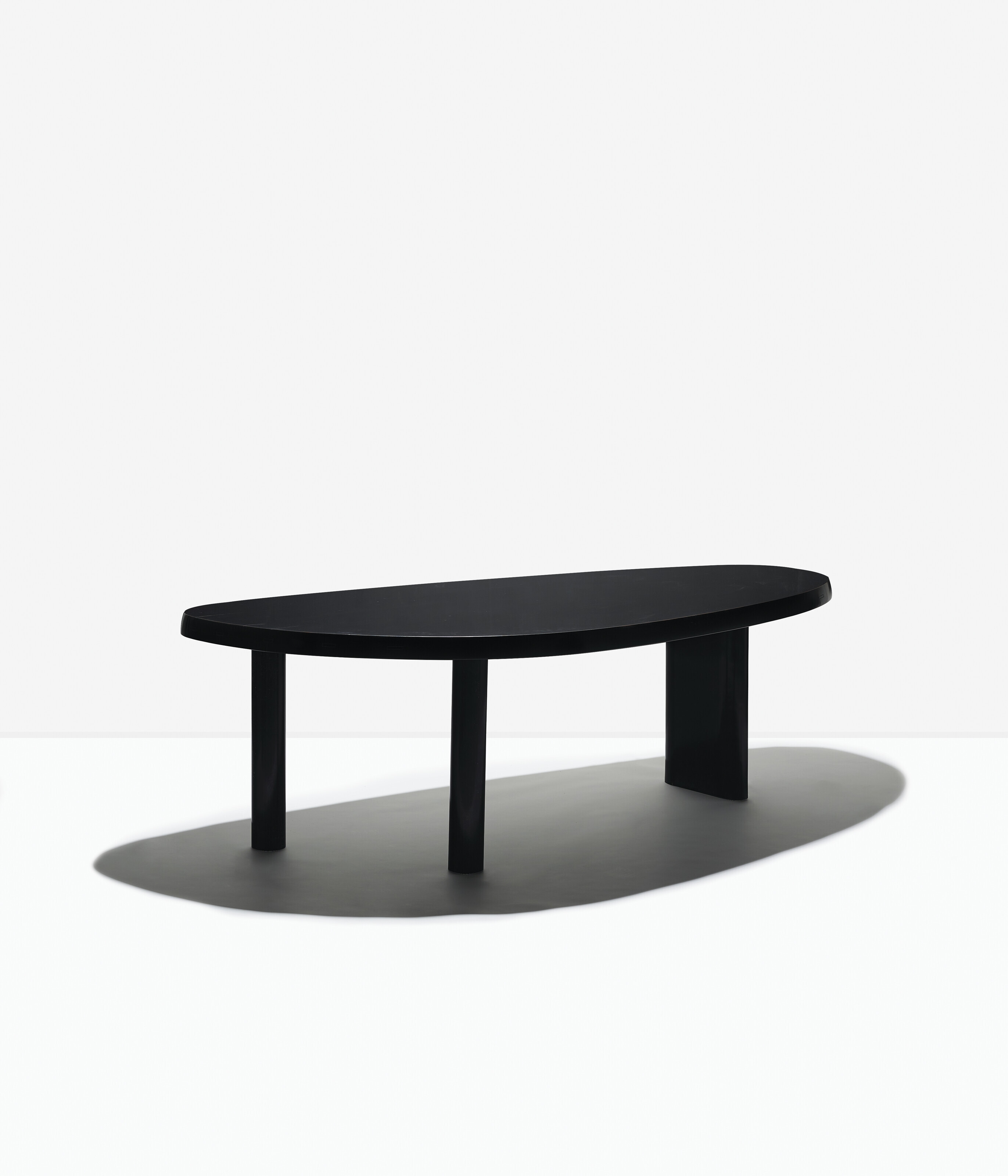 Table de forme libre dite Feuille, 1956 Paris